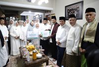 Foto Istimewa Prof. Kh. Nasarudin Umar bersama Keluarga Ponpes Cipasung