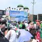 Suasana ratusan Guru Madrasah Swasta mengikuti aksi unjuk di depan Gedung DPR/MPR RI, Senayan, Jakarta Pusat, Rabu (11/2/2026).