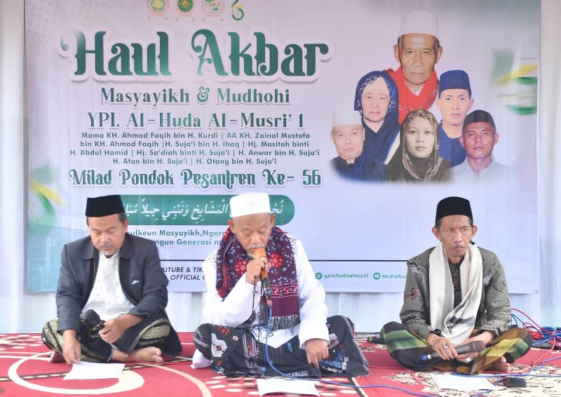 https://ikhbarnusantara.com/haul-akbar-masyayikh-dan-milad-ke-56-al-huda-al-musri-1-ribuan-jamaah-ikuti-ataqah-akbar-10-000-bacaan-surah-al-ikhlas/