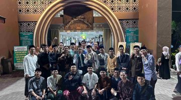 Dokumentasi Foto Bersama Sebagian Santri (Dok. Azhar Elbana)