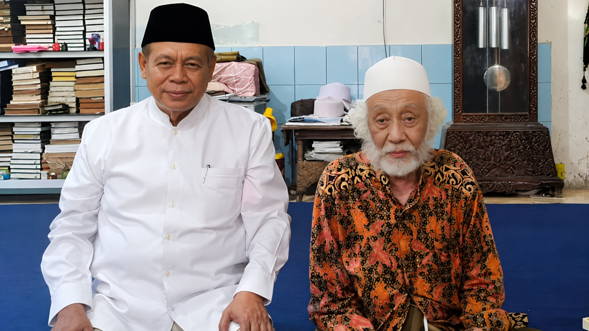 Foto KH Marsudi Syuhud Sowan Bersama Abuya Muhtadi Dimyathi (Dok. Inkopontren)
