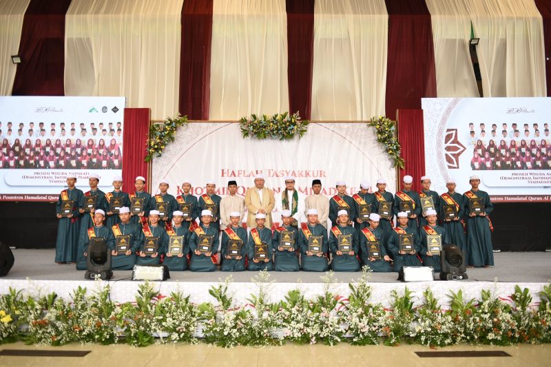 Foto Wisuda Ponpes Amtsilati Al Falakiyah