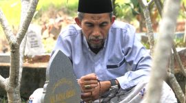 Almaghfurlah Kyai Asep Saepudin semasa hidup. Sumber foto: Dokumentasi Keluarga Kyai Asep Saepudin.