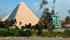 Makam Masyayikh Pondok Pesantren Tebuireng