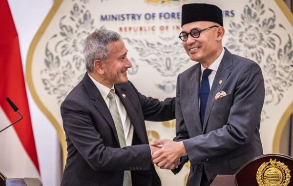 Menteri Luar Negeri Singapura Vivian Balakrishnan bertemu Menteri Luar Negeri RI Arrmanatha Nasir (AFU.ID)