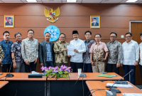 Ketua Panitia Muktamar ke-35 NU sekaligus Wakil Ketua Umum PBNU H Saifullah Yusuf (Gus Ipul) dan kuasa hukumnya saat menyambangi Dewan Pers, Kamis (15/10/2026).