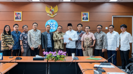 Ketua Panitia Muktamar ke-35 NU sekaligus Wakil Ketua Umum PBNU H Saifullah Yusuf (Gus Ipul) dan kuasa hukumnya saat menyambangi Dewan Pers, Kamis (15/10/2026).